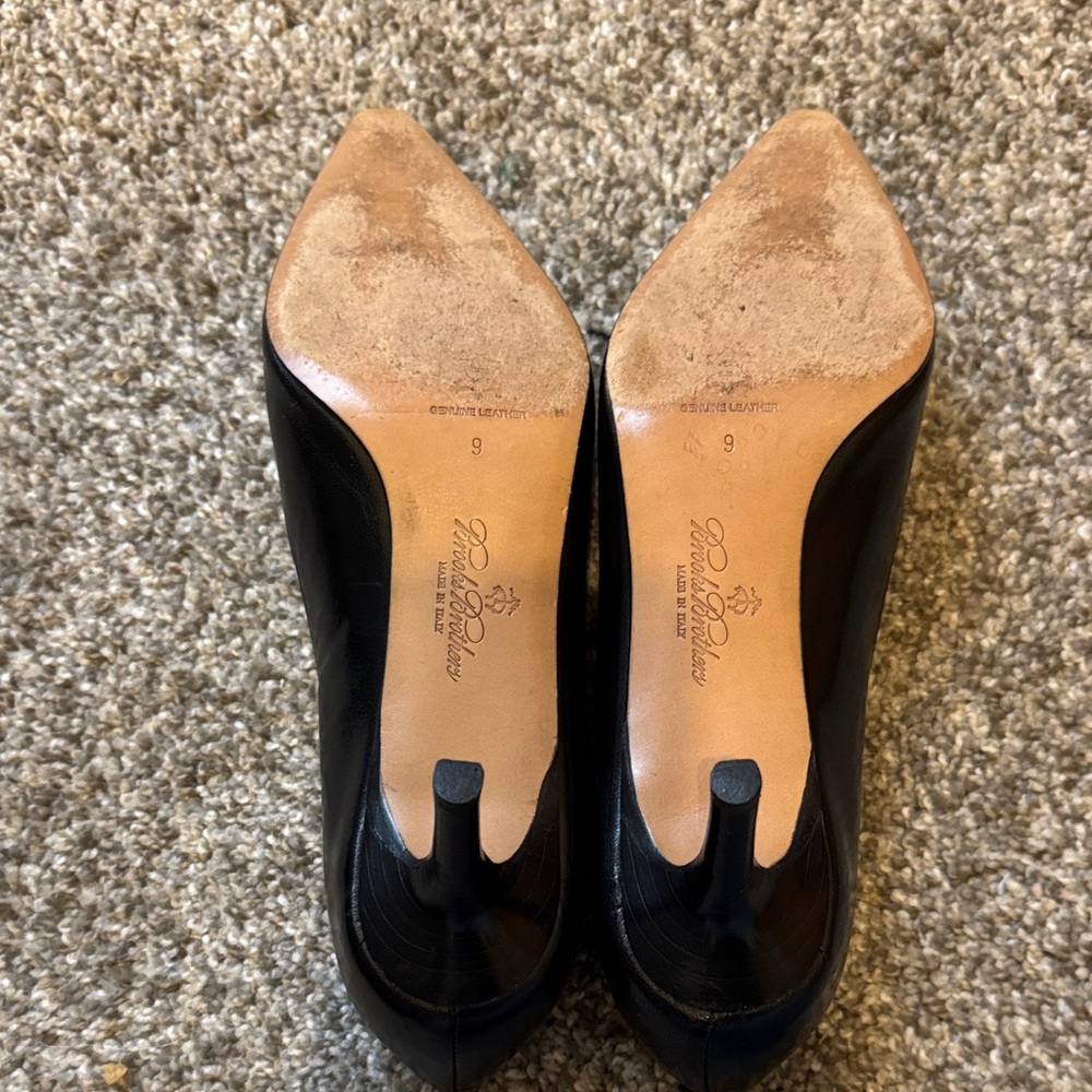 Brooks Brothers T strap black pump kitten heels. Size 9 - Picture 5 of 5